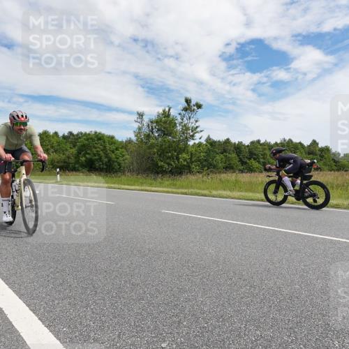 21.06.2026 - Viking Triathlon Michael Burmester http://msf.ph/oto/9869588 21.06.2026 12:03:02 Radfahren 17, 127, 561, 644, 658 meine-sportfotos.de