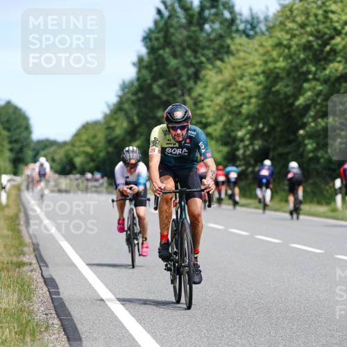 21.06.2026 - Viking Triathlon Michael Burmester http://msf.ph/oto/9869637 21.06.2026 12:30:05 Radfahren 99, 168, 220, 261, 314, 355, 463, 529, 613, 631, 631 meine-sportfotos.de