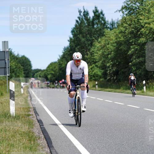 21.06.2026 - Viking Triathlon Michael Burmester http://msf.ph/oto/9869658 21.06.2026 12:30:14 Radfahren 99, 220, 255, 261, 286, 314, 355, 376, 422, 500, 613, 631, 631 meine-sportfotos.de