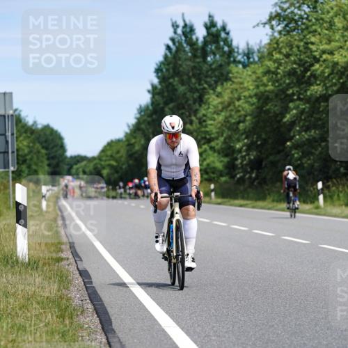 21.06.2026 - Viking Triathlon Michael Burmester http://msf.ph/oto/9869667 21.06.2026 12:30:14 Radfahren 99, 220, 255, 261, 286, 314, 355, 376, 422, 500, 613, 631, 631 meine-sportfotos.de