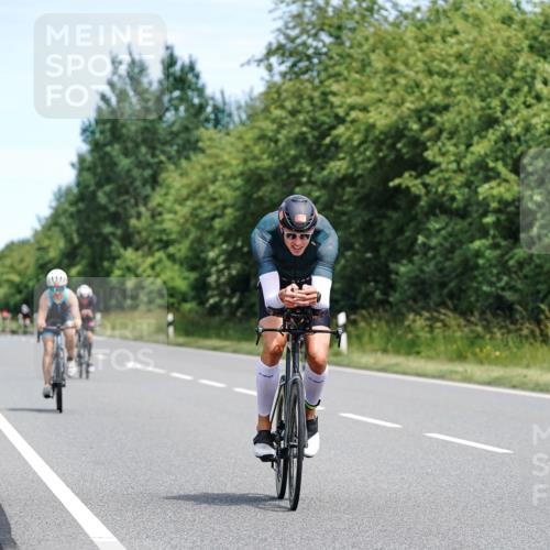 21.06.2026 - Viking Triathlon Michael Burmester http://msf.ph/oto/9869693 21.06.2026 12:30:34 Radfahren 99, 104, 109, 111, 113, 137, 145, 180, 199, 255, 286, 359, 376, 422, 500 meine-sportfotos.de