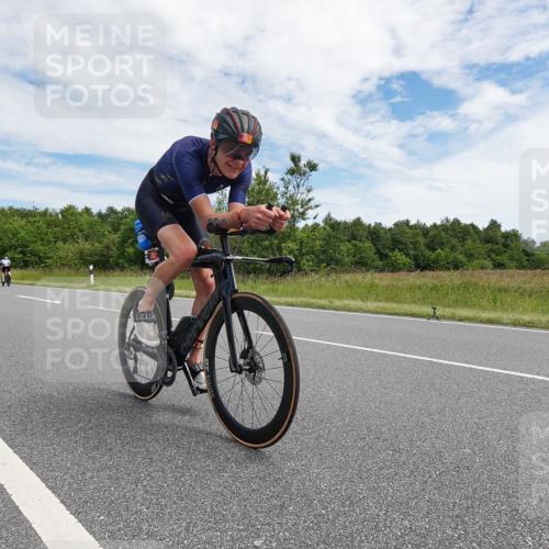 21.06.2026 - Viking Triathlon Michael Burmester http://msf.ph/oto/9869704 21.06.2026 12:04:02 Radfahren 116, 205, 261, 465 meine-sportfotos.de