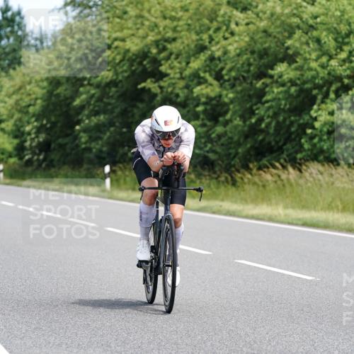 21.06.2026 - Viking Triathlon Michael Burmester http://msf.ph/oto/9869786 21.06.2026 12:30:43 Radfahren 34, 45, 99, 104, 109, 111, 113, 125, 137, 145, 180, 188, 199, 241, 252, 327, 340, 359, 383, 553, 567, 578, 663 meine-sportfotos.de
