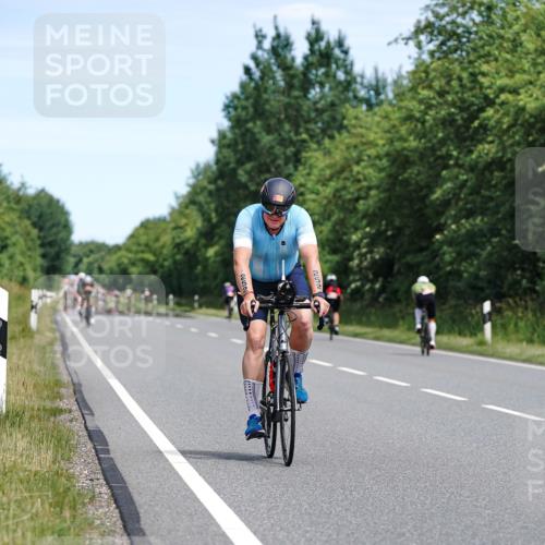 21.06.2026 - Viking Triathlon Michael Burmester http://msf.ph/oto/9869796 21.06.2026 12:30:55 Radfahren 34, 45, 107, 111, 113, 125, 151, 175, 188, 199, 241, 252, 296, 327, 340, 383, 445, 485, 553, 567, 574, 578, 663 meine-sportfotos.de