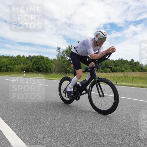 21.06.2026 - Viking Triathlon Michael Burmester http://msf.ph/oto/9869801 21.06.2026 12:05:30 Radfahren 41, 53, 56, 86, 94, 132, 136, 165, 189, 198, 219, 239, 304, 304, 364, 382, 407, 429, 442, 456, 474, 571, 634, 668 meine-sportfotos.de
