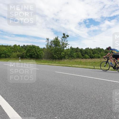 21.06.2026 - Viking Triathlon Michael Burmester http://msf.ph/oto/9869803 21.06.2026 12:05:30 Radfahren 41, 53, 56, 86, 94, 132, 136, 165, 189, 198, 219, 239, 304, 304, 364, 382, 407, 429, 442, 456, 474, 571, 634, 668 meine-sportfotos.de