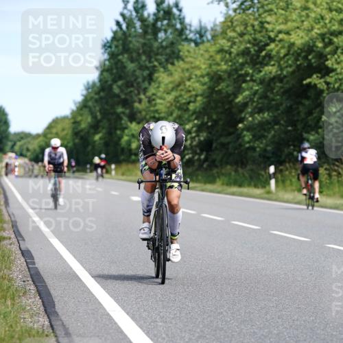21.06.2026 - Viking Triathlon Michael Burmester http://msf.ph/oto/9869809 21.06.2026 12:31:02 Radfahren 34, 45, 107, 125, 151, 175, 188, 199, 241, 252, 296, 327, 340, 383, 414, 445, 485, 553, 567, 574, 578, 663 meine-sportfotos.de