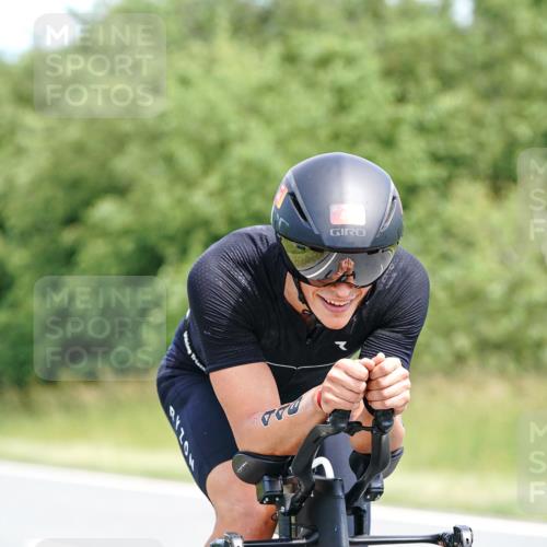 21.06.2026 - Viking Triathlon Michael Burmester http://msf.ph/oto/9869855 21.06.2026 12:31:31 Radfahren 151, 198, 315, 337, 446 meine-sportfotos.de