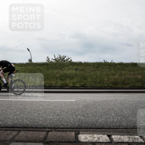 21.06.2026 - 29. Vierlanden-Triathlon H.Heesch http://msf.ph/oto/9869861 21.06.2026 09:15:42 Radfahren 10, 192 meine-sportfotos.de