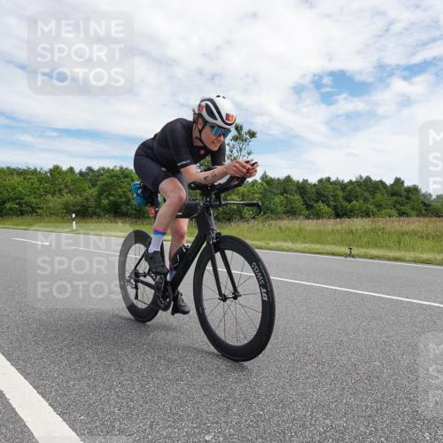 21.06.2026 - Viking Triathlon Michael Burmester http://msf.ph/oto/9869864 21.06.2026 12:05:46 Radfahren 16, 56, 58, 165, 198, 256, 282, 289, 382, 546, 670 meine-sportfotos.de