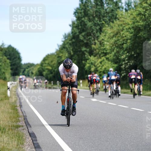 21.06.2026 - Viking Triathlon Michael Burmester http://msf.ph/oto/9869865 21.06.2026 12:31:41 Radfahren 27, 198, 337, 365, 640 meine-sportfotos.de