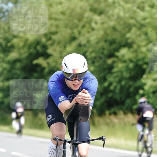 21.06.2026 - Viking Triathlon Michael Burmester http://msf.ph/oto/9869892 21.06.2026 12:31:53 Radfahren 27, 33, 75, 198, 337, 365, 382, 640, 658 meine-sportfotos.de