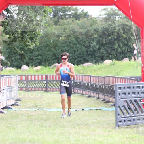 21.06.2026 - 29. Vierlanden-Triathlon Andreas Tolksdorf http://msf.ph/oto/9869969 21.06.2026 10:48:58 Ziel  meine-sportfotos.de