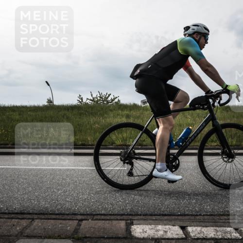 21.06.2026 - 29. Vierlanden-Triathlon H.Heesch http://msf.ph/oto/9869987 21.06.2026 09:18:17 Radfahren 103, 211, 291 meine-sportfotos.de