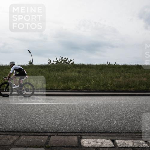 21.06.2026 - 29. Vierlanden-Triathlon H.Heesch http://msf.ph/oto/9869993 21.06.2026 09:18:28 Radfahren 37, 103, 108 meine-sportfotos.de