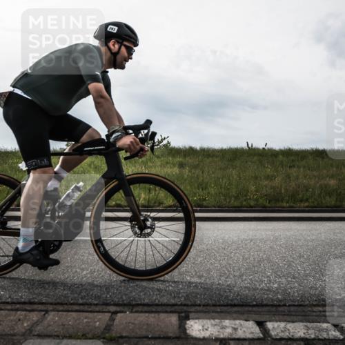 21.06.2026 - 29. Vierlanden-Triathlon H.Heesch http://msf.ph/oto/9870013 21.06.2026 09:18:42 Radfahren 63, 76, 196, 197, 293 meine-sportfotos.de