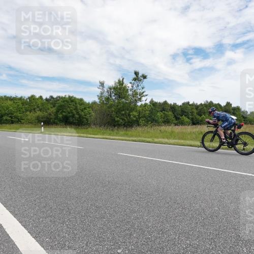 21.06.2026 - Viking Triathlon Michael Burmester http://msf.ph/oto/9870020 21.06.2026 12:07:31 Radfahren 44, 97, 118, 163, 226, 245, 267, 387, 419, 562, 562 meine-sportfotos.de