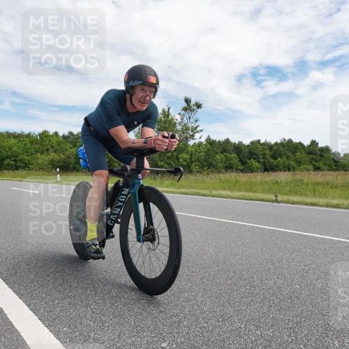 21.06.2026 - Viking Triathlon Michael Burmester http://msf.ph/oto/9870035 21.06.2026 12:07:38 Radfahren 90, 97, 118, 163, 211, 226, 245, 245, 562, 562, 621 meine-sportfotos.de