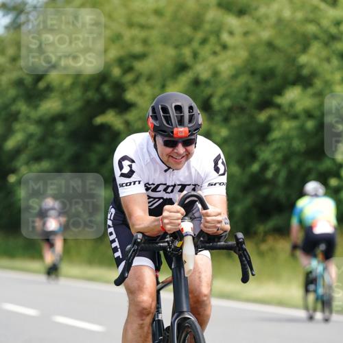 21.06.2026 - Viking Triathlon Michael Burmester http://msf.ph/oto/9870036 21.06.2026 12:32:37 Radfahren 265, 301, 331, 447, 454, 462, 532, 559, 626, 659 meine-sportfotos.de