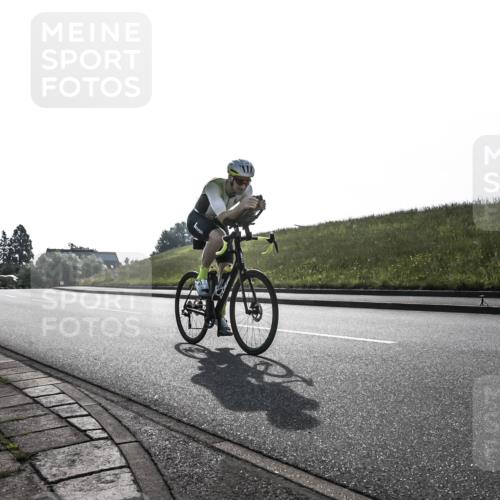 21.06.2026 - 29. Vierlanden-Triathlon H.Heesch http://msf.ph/oto/9870087 21.06.2026 09:02:45 Radfahren 122, 195 meine-sportfotos.de