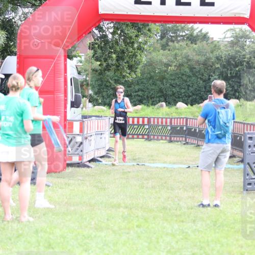 21.06.2026 - 29. Vierlanden-Triathlon Andreas Tolksdorf http://msf.ph/oto/9870169 21.06.2026 10:49:52 Ziel 335, 335 meine-sportfotos.de