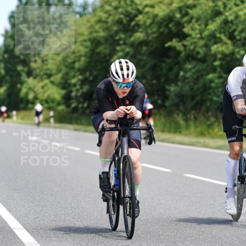 21.06.2026 - Viking Triathlon Michael Burmester http://msf.ph/oto/9870170 21.06.2026 12:32:58 Radfahren 93, 97, 114, 116, 172, 237, 247, 289, 450, 454, 579 meine-sportfotos.de