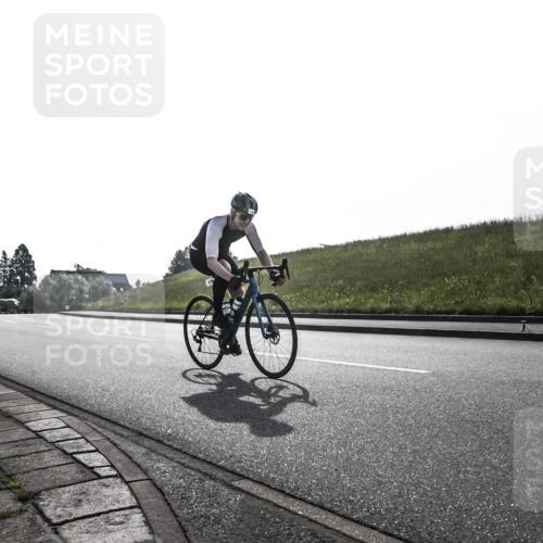 21.06.2026 - 29. Vierlanden-Triathlon H.Heesch http://msf.ph/oto/9870176 21.06.2026 09:05:49 Radfahren 176, 216 meine-sportfotos.de