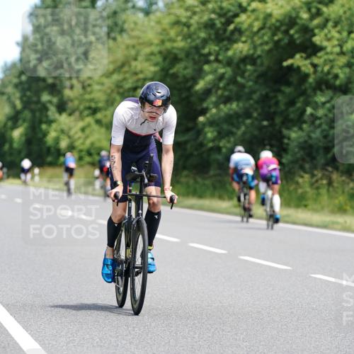 21.06.2026 - Viking Triathlon Michael Burmester http://msf.ph/oto/9870189 21.06.2026 12:33:02 Radfahren 93, 97, 114, 116, 122, 172, 237, 247, 289, 450, 579 meine-sportfotos.de