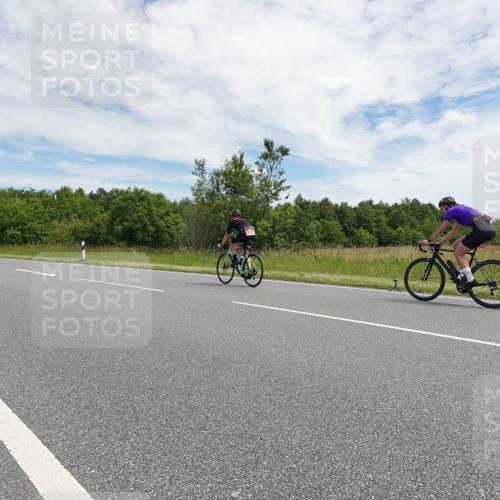 21.06.2026 - Viking Triathlon Michael Burmester http://msf.ph/oto/9870191 21.06.2026 12:09:11 Radfahren 9, 20, 84, 104, 109, 115, 115, 145, 180, 181, 181, 359, 383, 446, 500, 612, 626 meine-sportfotos.de