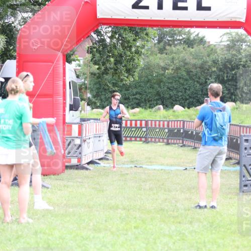 21.06.2026 - 29. Vierlanden-Triathlon Andreas Tolksdorf http://msf.ph/oto/9870199 21.06.2026 10:49:52 Ziel 335, 335 meine-sportfotos.de
