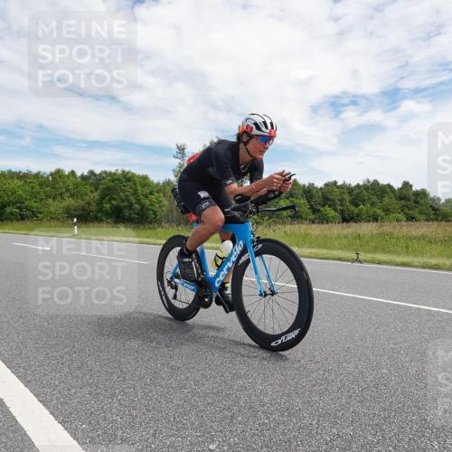 21.06.2026 - Viking Triathlon Michael Burmester http://msf.ph/oto/9870202 21.06.2026 12:09:20 Radfahren 9, 20, 27, 104, 109, 115, 115, 145, 180, 181, 383, 416, 446, 500, 612, 626 meine-sportfotos.de