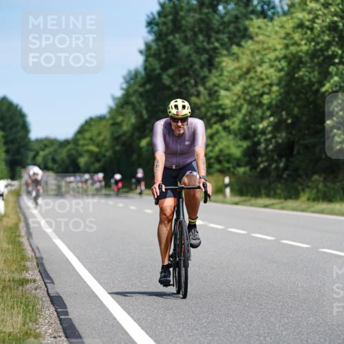 21.06.2026 - Viking Triathlon Michael Burmester http://msf.ph/oto/9870263 21.06.2026 12:33:25 Radfahren 24, 85, 88, 122, 167, 274, 287, 403, 492, 497, 528, 622, 642, 642, 664 meine-sportfotos.de
