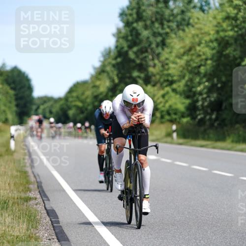 21.06.2026 - Viking Triathlon Michael Burmester http://msf.ph/oto/9870279 21.06.2026 12:33:33 Radfahren 24, 56, 85, 88, 167, 274, 282, 287, 305, 492, 497, 528, 622, 642, 642, 664 meine-sportfotos.de