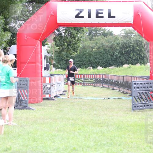 21.06.2026 - 29. Vierlanden-Triathlon Andreas Tolksdorf http://msf.ph/oto/9870319 21.06.2026 10:51:43 Ziel 311, 311 meine-sportfotos.de