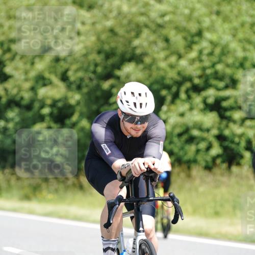 21.06.2026 - Viking Triathlon Michael Burmester http://msf.ph/oto/9870329 21.06.2026 12:33:47 Radfahren 56, 224, 282, 305, 495, 642, 652 meine-sportfotos.de