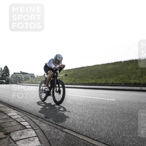 21.06.2026 - 29. Vierlanden-Triathlon H.Heesch http://msf.ph/oto/9870345 21.06.2026 09:10:04 Radfahren 231 meine-sportfotos.de