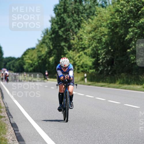 21.06.2026 - Viking Triathlon Michael Burmester http://msf.ph/oto/9870379 21.06.2026 12:33:58 Radfahren 56, 224, 224, 282, 351, 493, 495, 541, 652 meine-sportfotos.de