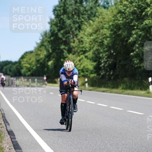 21.06.2026 - Viking Triathlon Michael Burmester http://msf.ph/oto/9870384 21.06.2026 12:33:58 Radfahren 56, 224, 224, 282, 351, 493, 495, 541, 652 meine-sportfotos.de