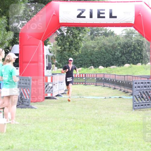 21.06.2026 - 29. Vierlanden-Triathlon Andreas Tolksdorf http://msf.ph/oto/9870385 21.06.2026 10:51:43 Ziel 311, 311 meine-sportfotos.de