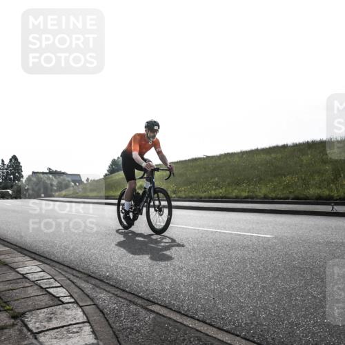 21.06.2026 - 29. Vierlanden-Triathlon H.Heesch http://msf.ph/oto/9870390 21.06.2026 09:10:50 Radfahren 37, 76, 158, 168, 283 meine-sportfotos.de