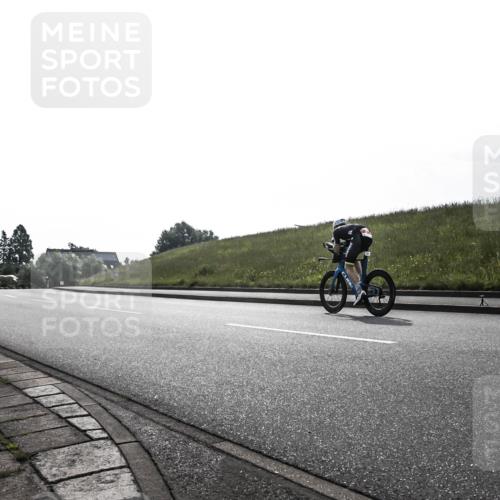 21.06.2026 - 29. Vierlanden-Triathlon H.Heesch http://msf.ph/oto/9870401 21.06.2026 09:10:55 Radfahren  meine-sportfotos.de