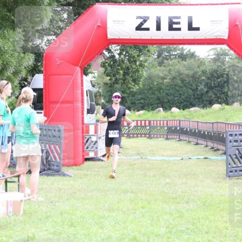 21.06.2026 - 29. Vierlanden-Triathlon Andreas Tolksdorf http://msf.ph/oto/9870420 21.06.2026 10:51:44 Ziel 311, 311 meine-sportfotos.de