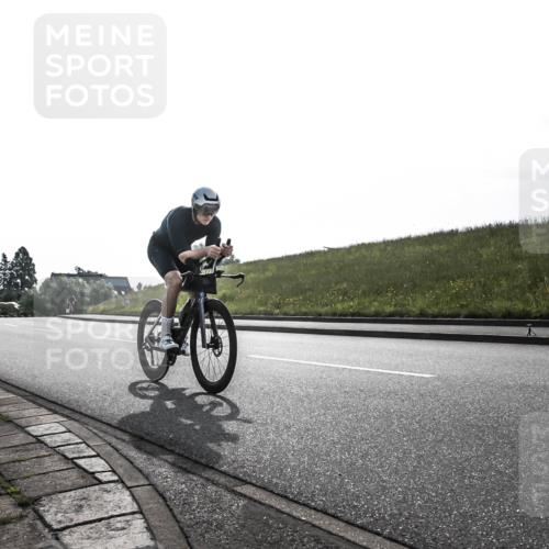 21.06.2026 - 29. Vierlanden-Triathlon H.Heesch http://msf.ph/oto/9870440 21.06.2026 09:11:37 Radfahren 77, 140 meine-sportfotos.de