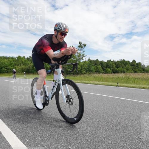 21.06.2026 - Viking Triathlon Michael Burmester http://msf.ph/oto/9870448 21.06.2026 12:11:18 Radfahren 76, 87, 111, 114, 154, 186, 250, 265, 291, 355, 356, 392, 433, 447, 454, 464, 552, 557, 579, 627, 655 meine-sportfotos.de