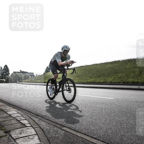 21.06.2026 - 29. Vierlanden-Triathlon H.Heesch http://msf.ph/oto/9870478 21.06.2026 09:12:27 Radfahren 9 meine-sportfotos.de