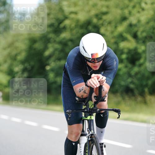 21.06.2026 - Viking Triathlon Michael Burmester http://msf.ph/oto/9870486 21.06.2026 12:34:33 Radfahren 28, 49, 197, 248, 304, 360, 389, 571, 610, 653 meine-sportfotos.de