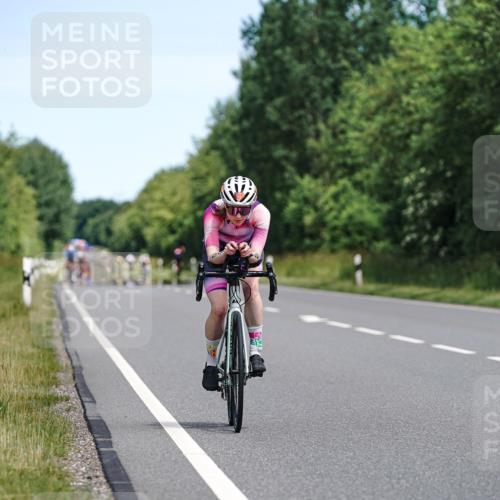 21.06.2026 - Viking Triathlon Michael Burmester http://msf.ph/oto/9870523 21.06.2026 12:34:40 Radfahren 28, 49, 197, 197, 248, 248, 304, 389, 389, 432, 571, 590, 653 meine-sportfotos.de