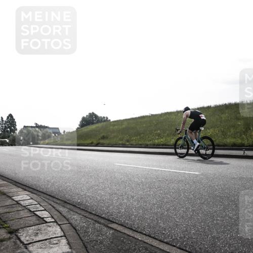 21.06.2026 - 29. Vierlanden-Triathlon H.Heesch http://msf.ph/oto/9870526 21.06.2026 09:12:53 Radfahren 20, 45, 129, 137 meine-sportfotos.de