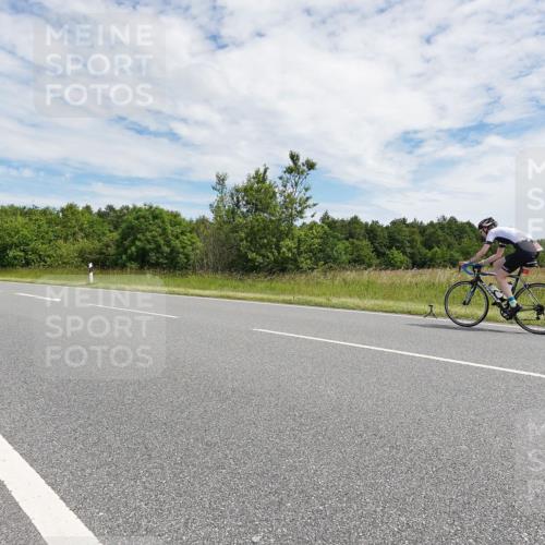 21.06.2026 - Viking Triathlon Michael Burmester http://msf.ph/oto/9870590 21.06.2026 12:12:19 Radfahren 28, 34, 150, 241, 315, 340, 385, 434, 502, 502 meine-sportfotos.de