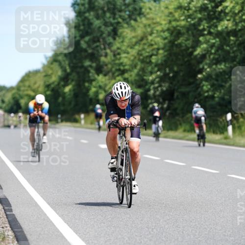 21.06.2026 - Viking Triathlon Michael Burmester http://msf.ph/oto/9870614 21.06.2026 12:35:30 Radfahren 14, 153, 153, 195, 245, 335, 377, 486, 511, 521, 562 meine-sportfotos.de